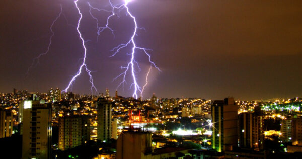 cuidados-com-equipamentos-eletricos-durante-o-periodo-de-chuvas-02